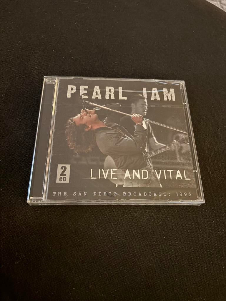 Pearl Jam - Live and Vital: The San Diego Broadcast 1995 (2C, Ophalen of Verzenden, Zo goed als nieuw, Alternative