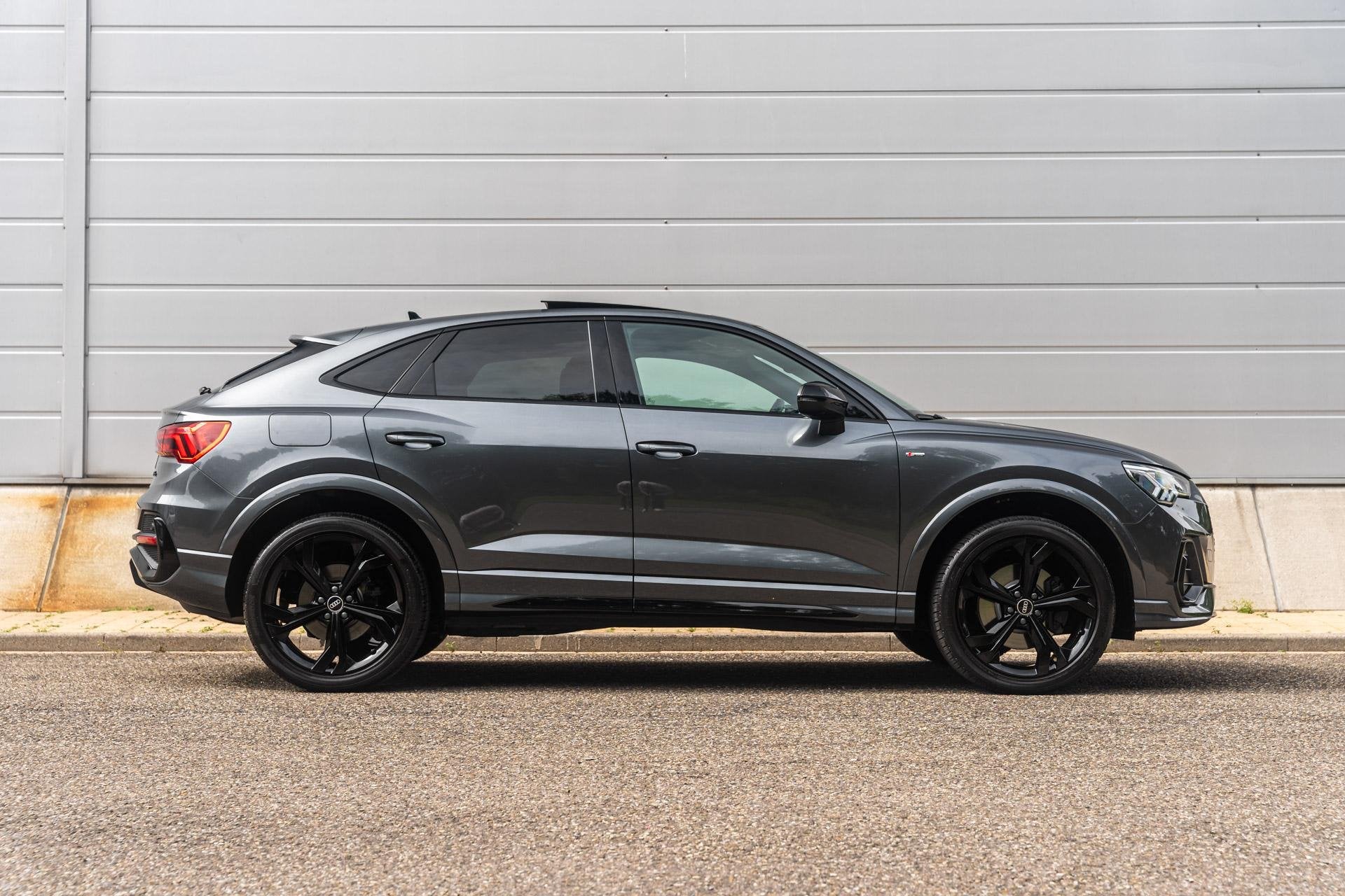 Audi Q3 Sportback 45 TFSI e 245pk S Edition | SoH 92% | Pano, Auto's, Gebruikt, Euro 6, 13 kWh, SUV of Terreinwagen