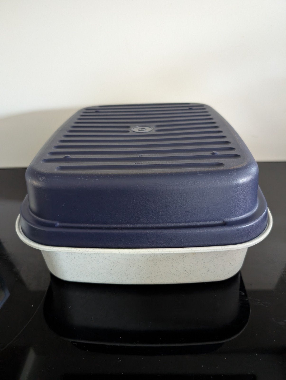Tupperware Kornuit, brood box, Huis en Inrichting, Ophalen of Verzenden, Zo goed als nieuw, Bus of Trommel