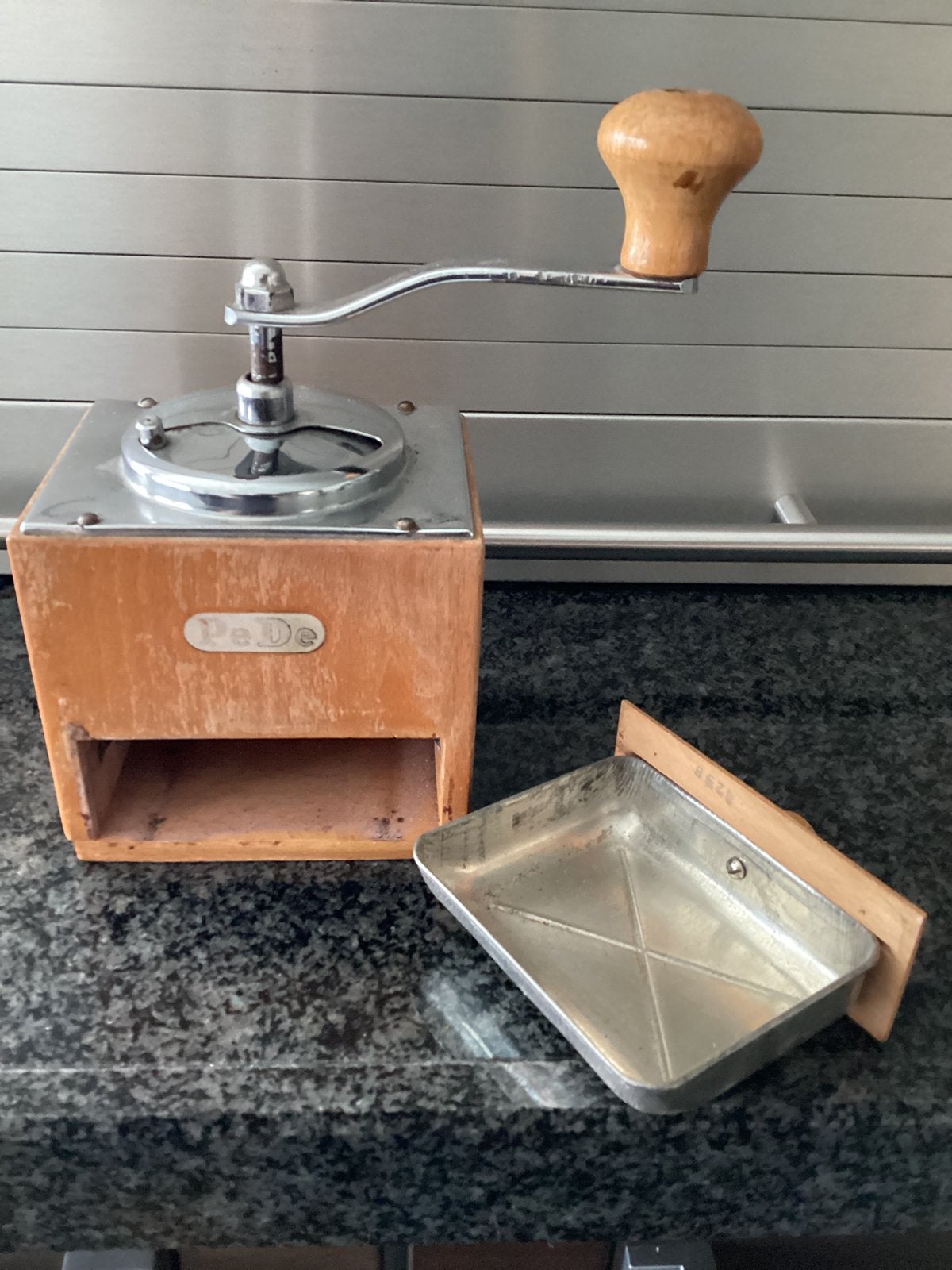 Leuke oude pede koffiemolen, Ophalen of Verzenden