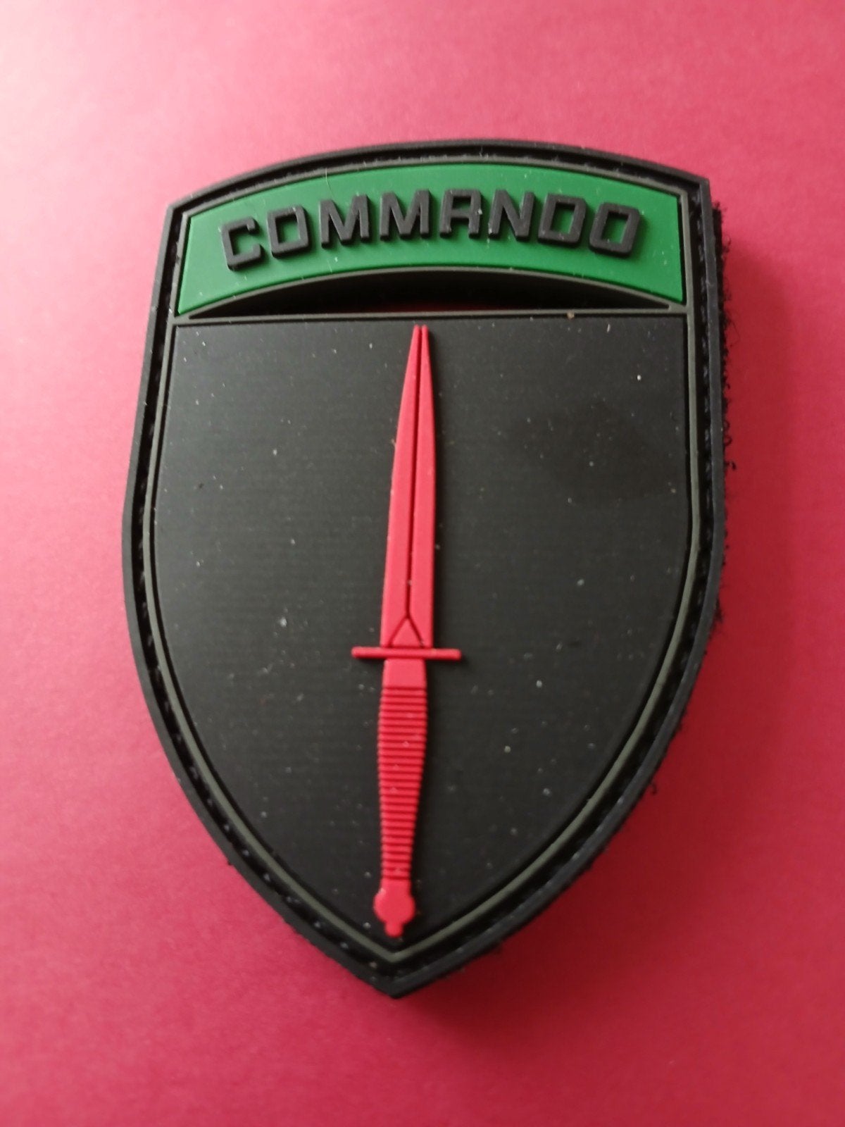 Commando embleem / badge - Militaria, Ophalen of Verzenden, Landmacht, Nederland, Embleem of Badge