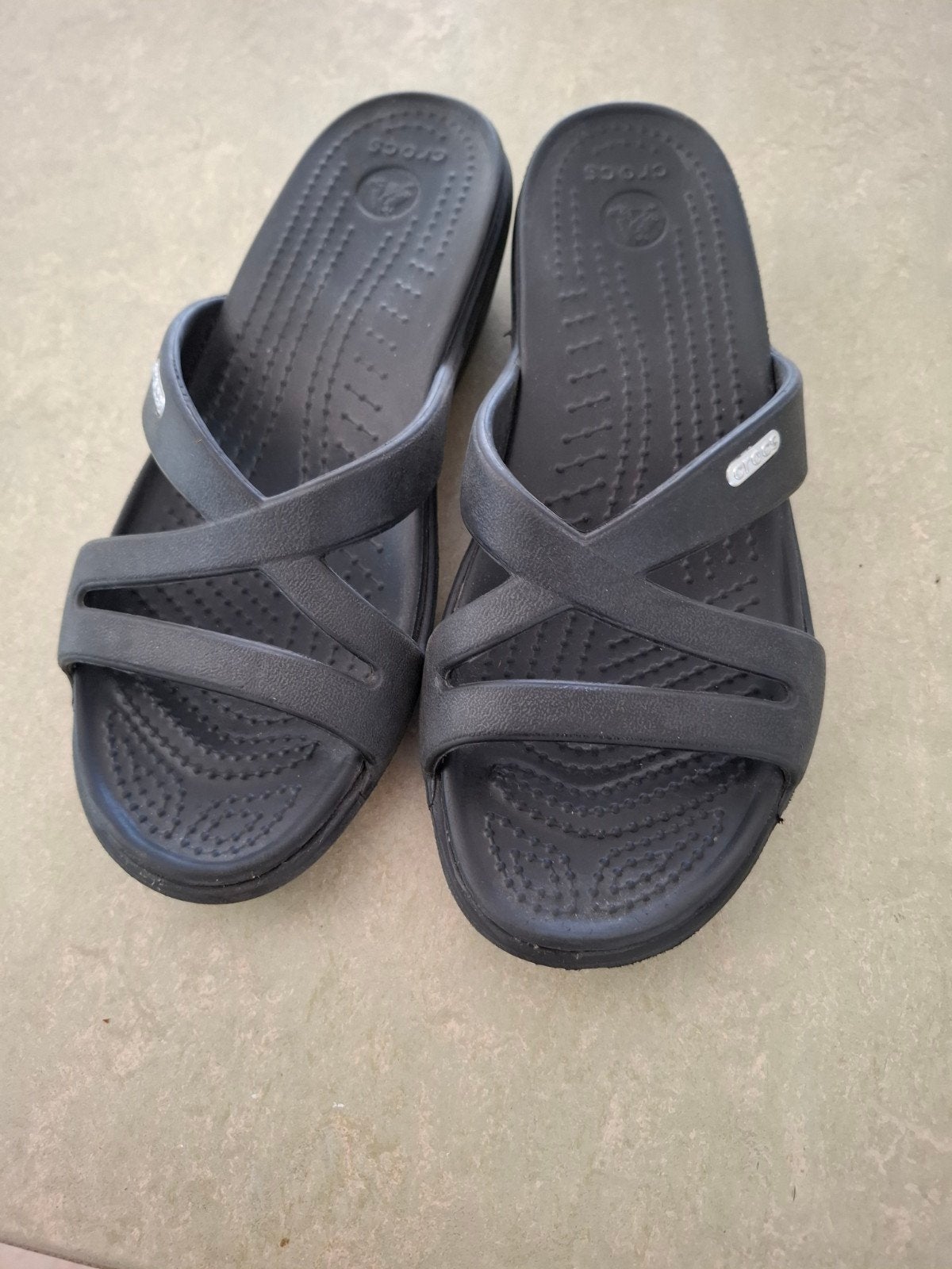 cros slippers met hakje 5 cm zwart maat 36/37 w6, Slippers, Zwart, Ophalen of Verzenden, Zo goed als nieuw