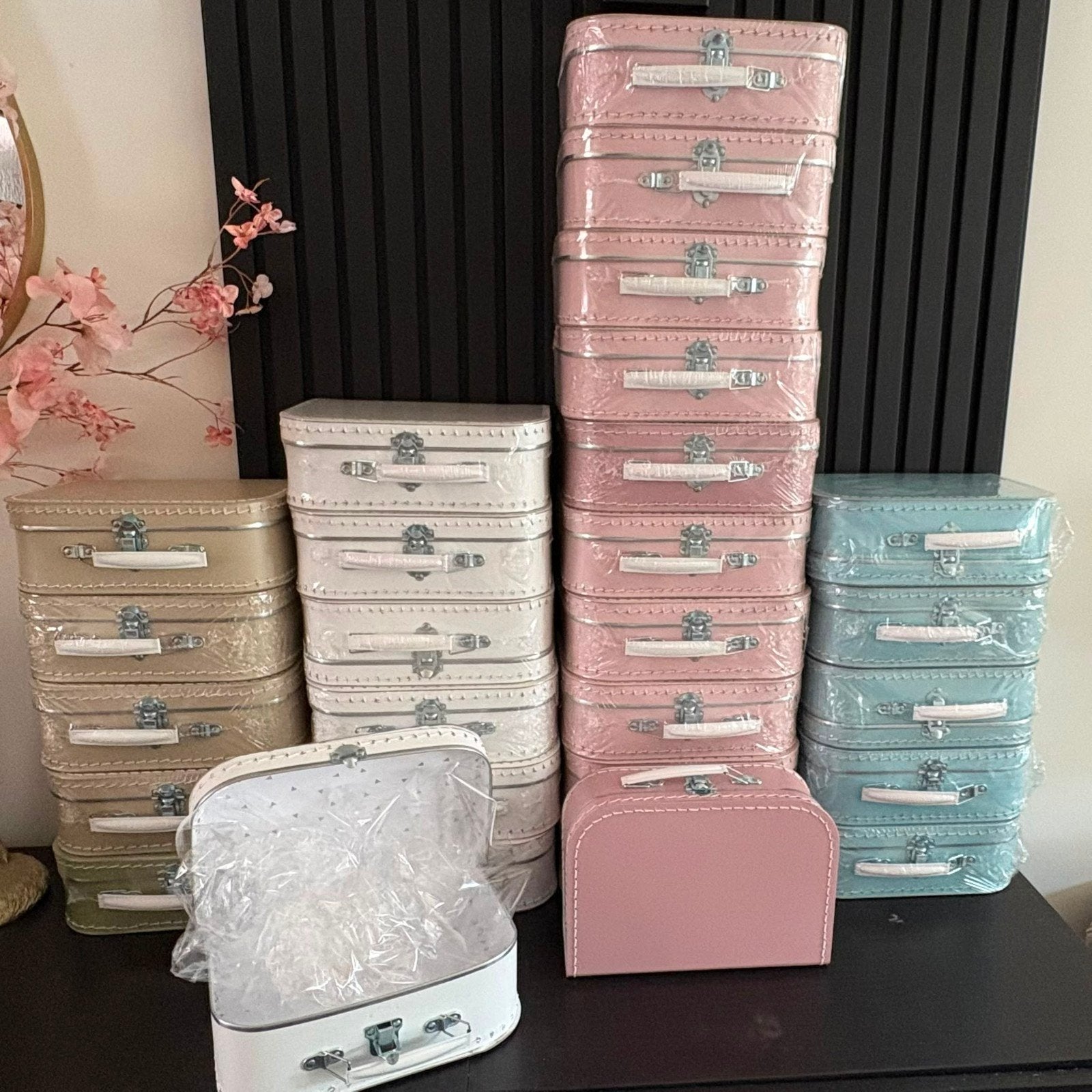 28 Nieuwe Decoratieve Koffers in Diverse Kleuren, Ophalen, Nieuw