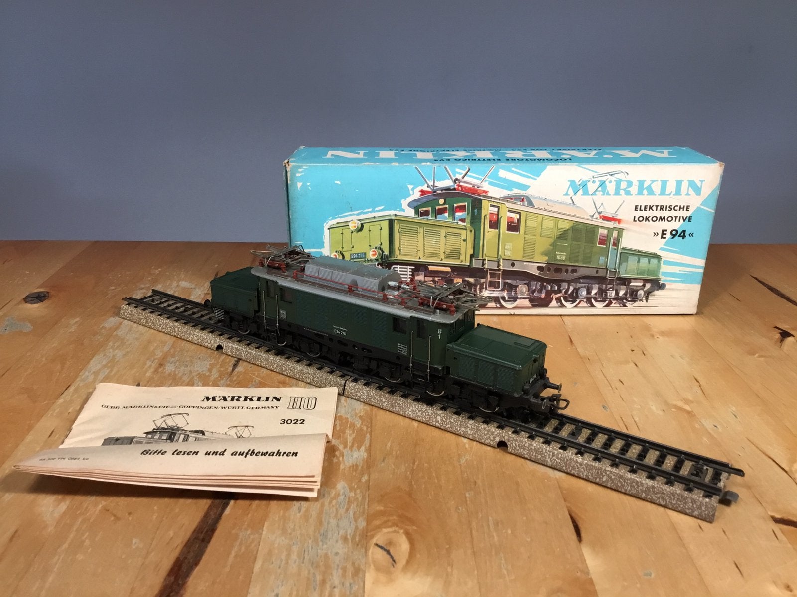 Marklin 3022 e-lok DB zgan in OVP, Wisselstroom, Locomotief, Ophalen of Verzenden, Zo goed als nieuw