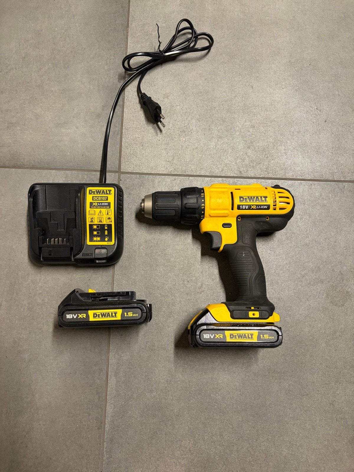 Dewalt DCD771 18V XR Li-Ion Boor-/Schroefmachine, Gebruikt, Variabele snelheid, Ophalen of Verzenden, Boor- en Schroefmachine