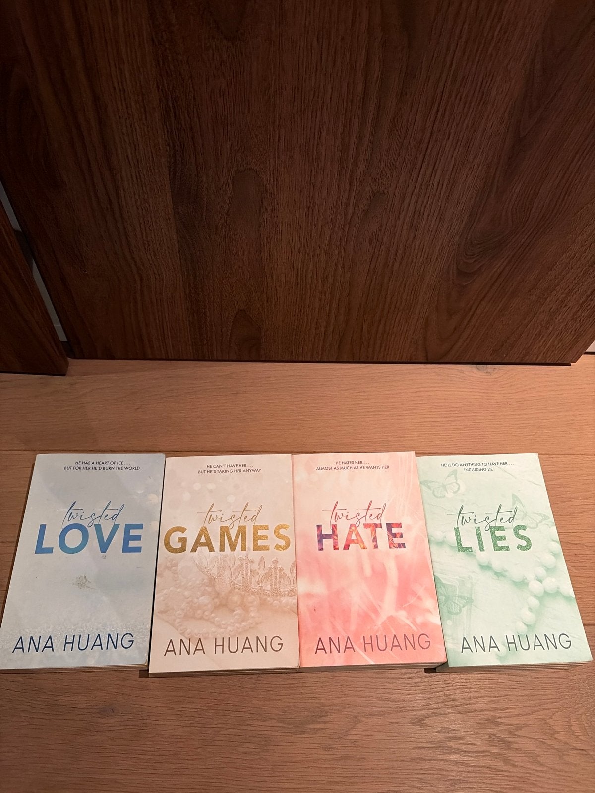 Twisted-serie van Ana Huang (4 boeken), Boeken, Ophalen of Verzenden, Gelezen