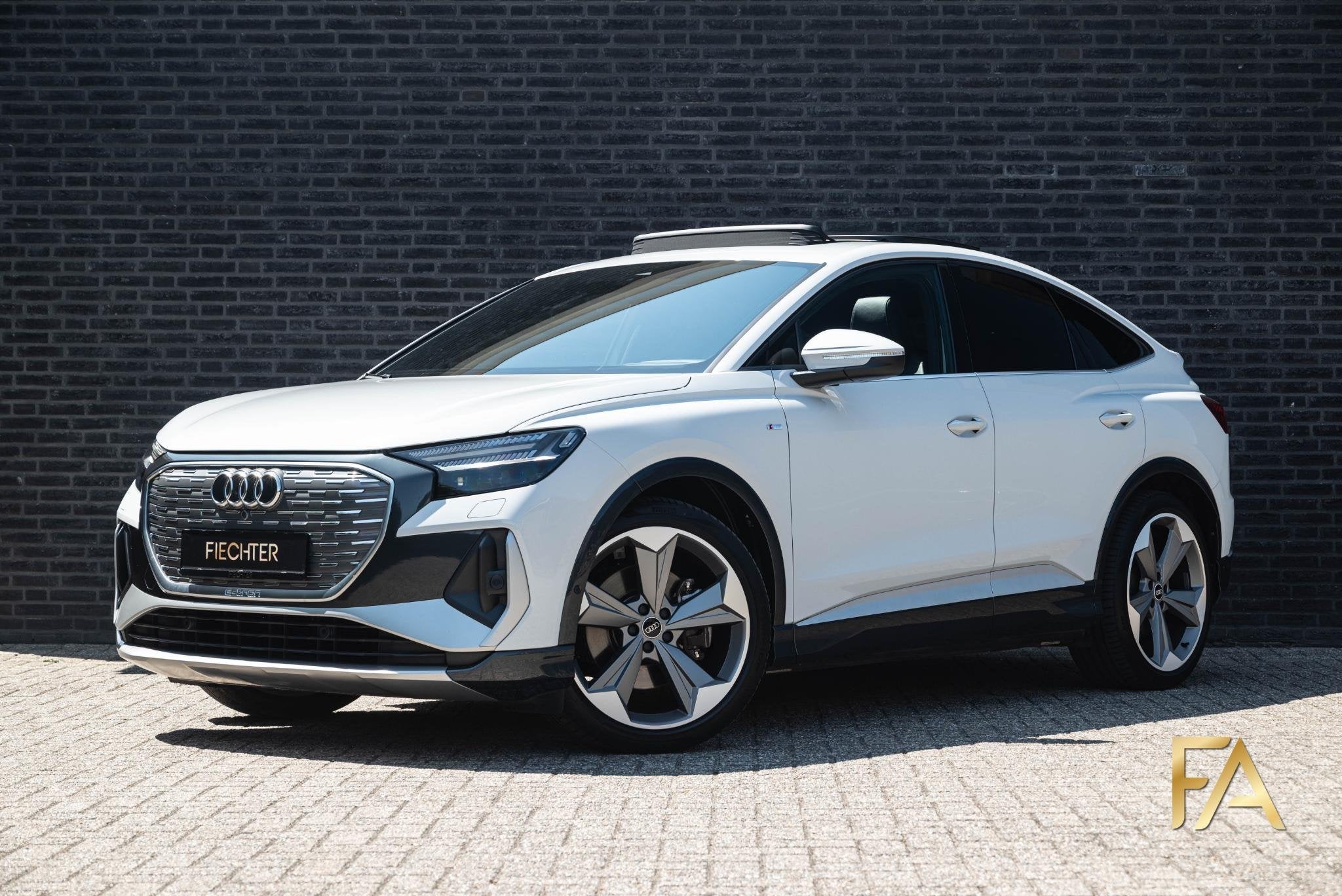 Audi Q4 Sportback e-tron 50 quattro S Line 77 kWh, Auto's, Audi, Automaat, Gebruikt, Zwart, Wit