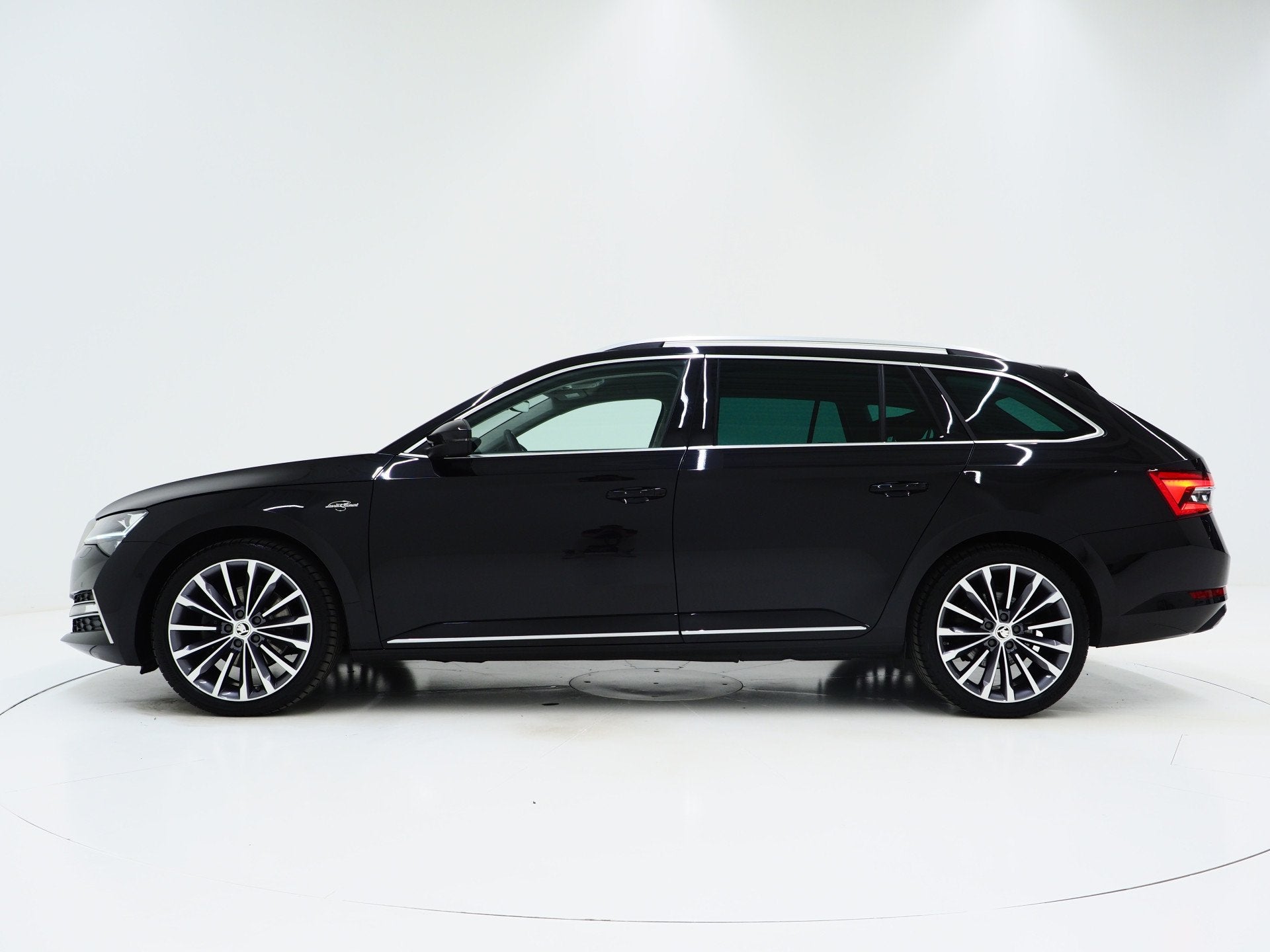 Skoda Superb Combi 1.4 TSI iV Laurin & Klement | Leder | Tre, Auto's, Skoda, Gebruikt, Zwart, 4 cilinders, Zwart