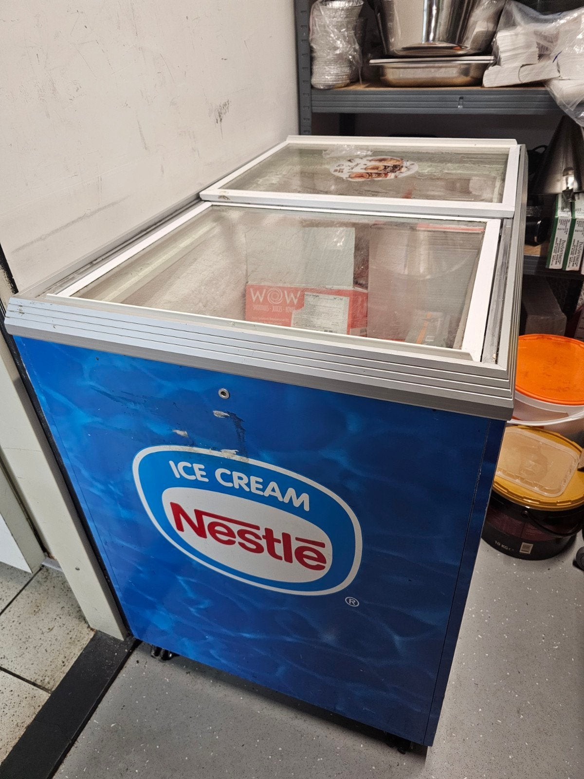 Nestle Ice Cream Vrieskist met glazen schuifdeksel