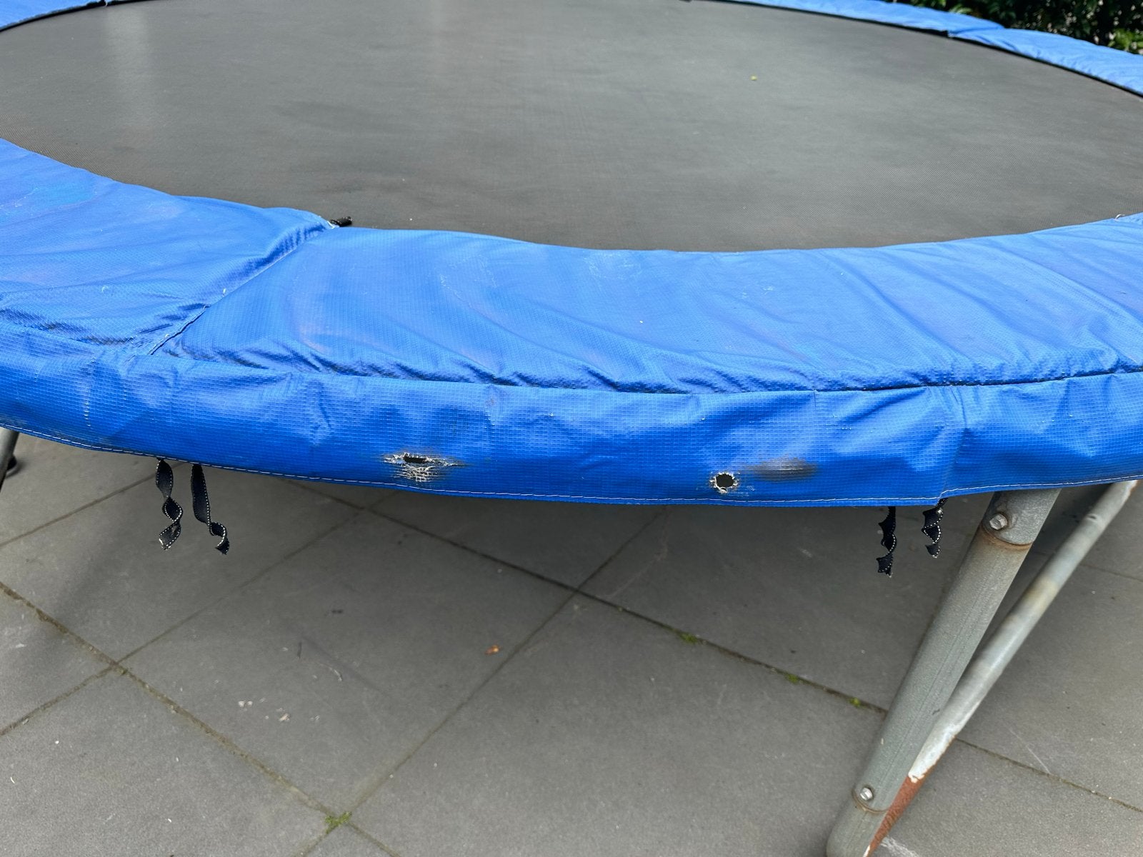 Trampoline met goede springmat, rand met kleine gaatjes, Ophalen, Gebruikt
