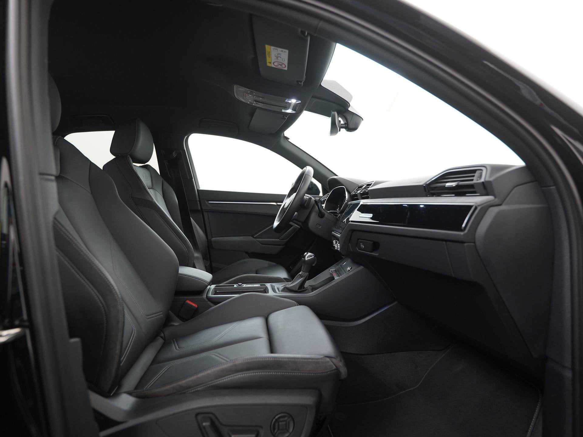 Audi Q3 Sportback 45 TFSIe S Line Black optiek | Leder | Tre, Auto's, Audi, 12 maanden, Gebruikt, Zwart, Hybride Elektrisch/Benzine