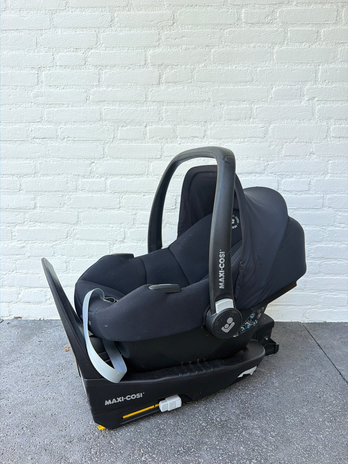 Maxi Cosi Tinca Black met FamilyFix 2 - Gebruikt, Ophalen, Gebruikt, Isofix, 0 t/m 13 kg