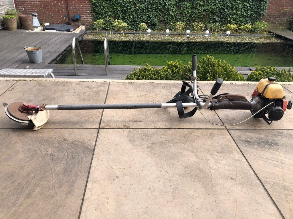 Bosmaaier, Merk ; Robin, Ophalen, Benzine, Gebruikt, Robin