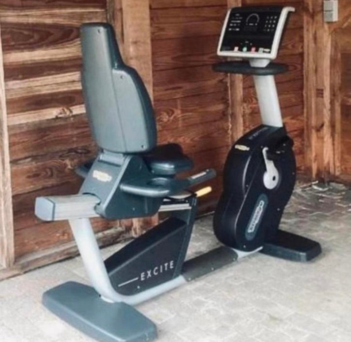 TECHNOGYM EXCITE RECUMBENT BIKE, Ophalen, Zo goed als nieuw, Benen, Overige typen