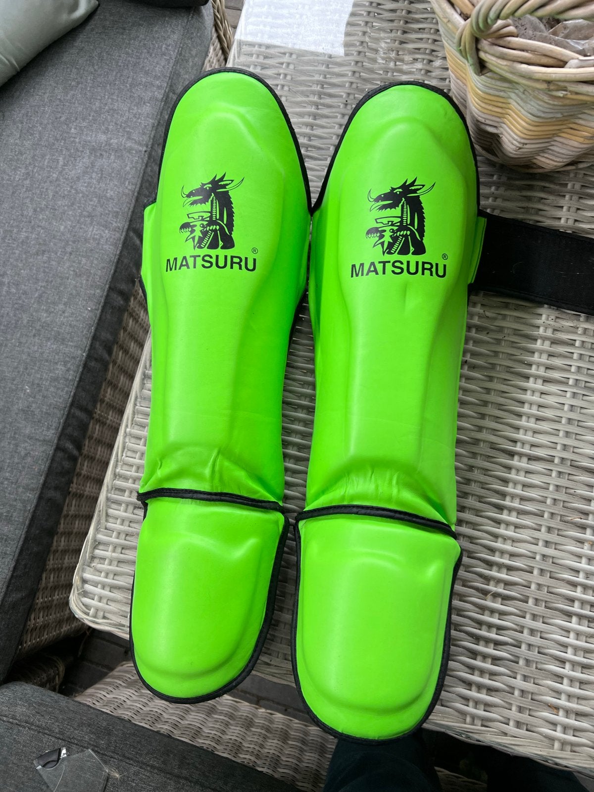 Matsuru scheenbeschermers - Neon Groen, Ophalen, Gebruikt, Overige, Vechtsportbescherming