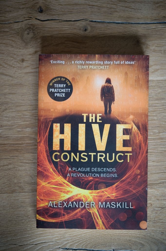 The Hive Construct, Ophalen of Verzenden, Zo goed als nieuw, Alexander Maskill