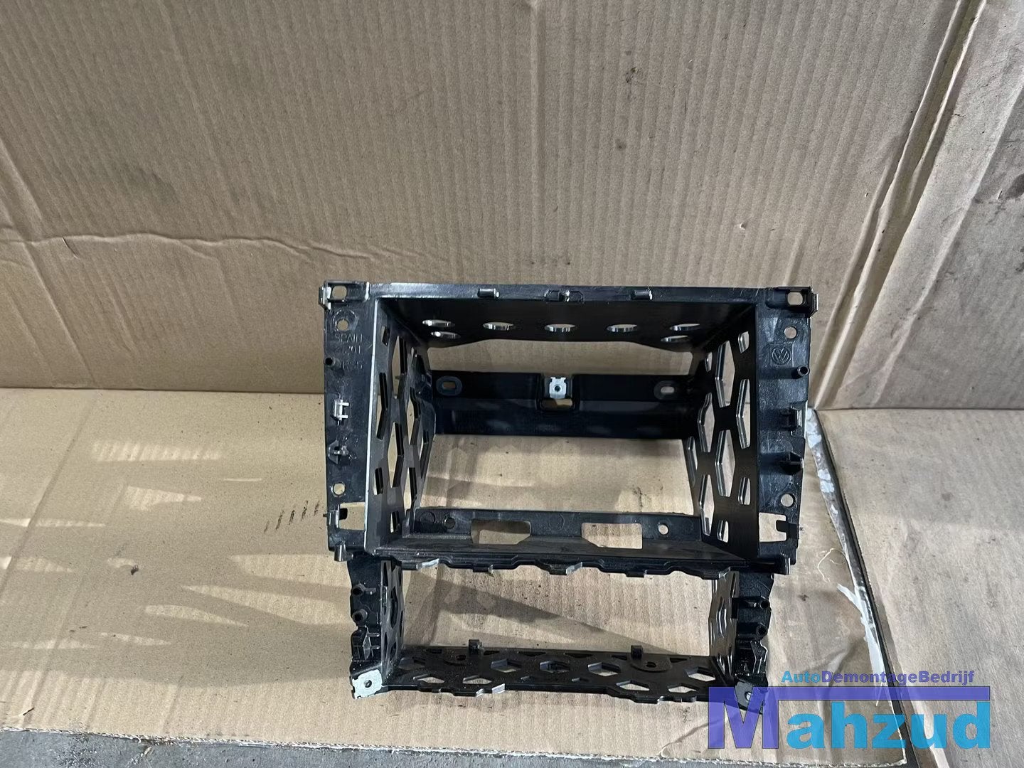 VW POLO 6R radioframe radiohuis frame 2009-2014, Gebruikt, Volkswagen, Volkswagen AG, Berliner Ring 2
38440  Wolfsburg, DE