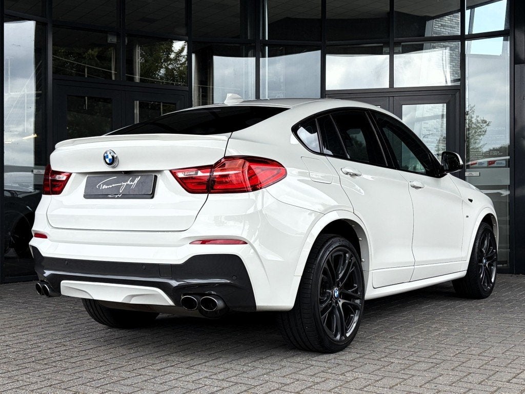 BMW X4 XDRIVE20I AUT. M-SPORTPAKKET - LEDER - 20 INCH - ORG, Automaat, Gebruikt, Bi-Xenon koplampen, 4 cilinders