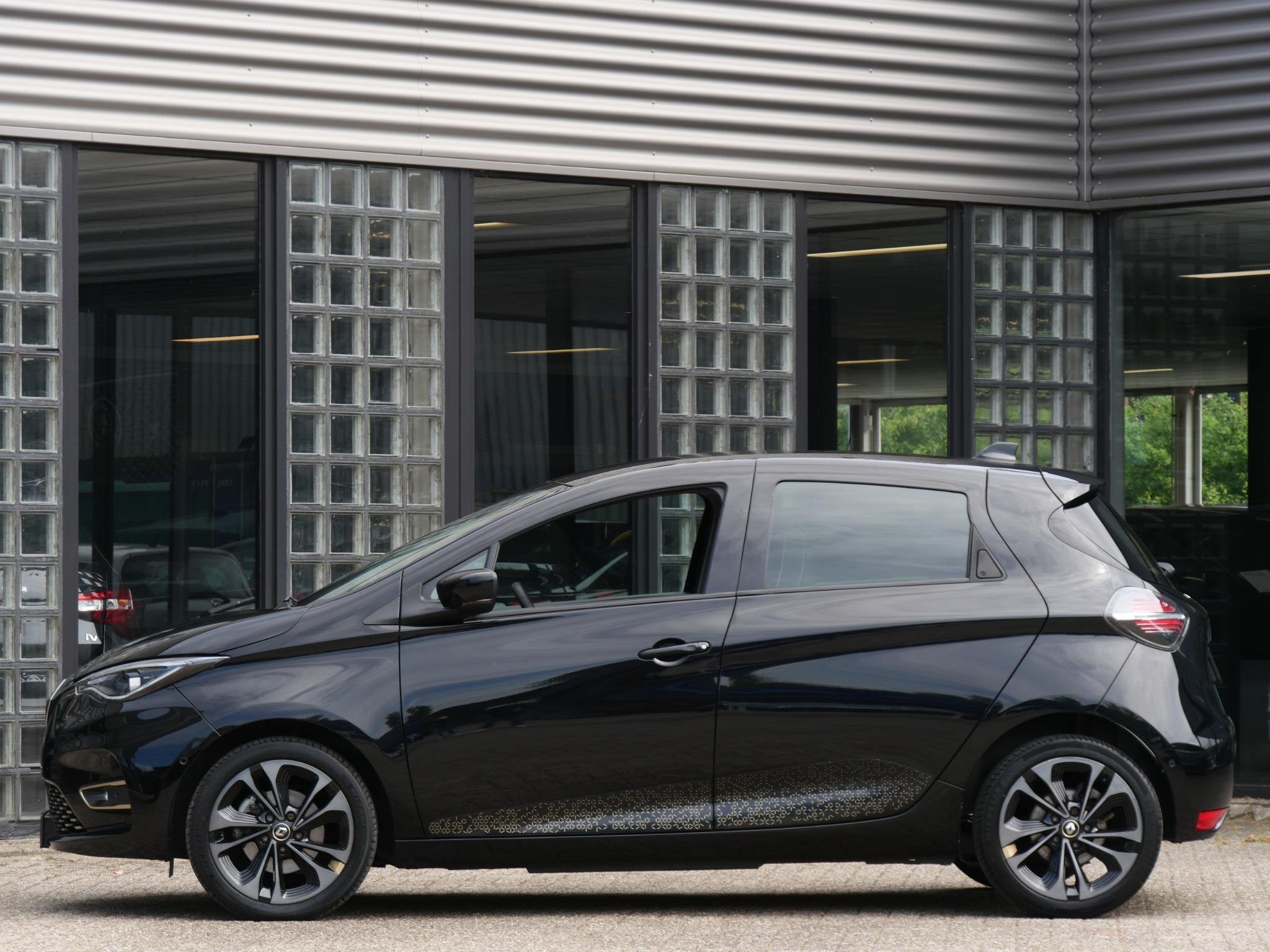 Renault ZOE R135 52kWh ICONIC/ KOOPACCU/ CAMERA/ BLIND SPOT/, Auto's, Dealer onderhouden, 136 pk, Gebruikt, Zwart