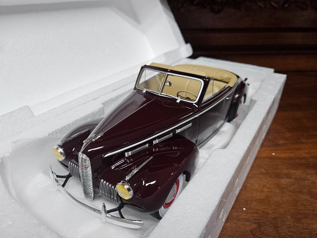 Bos Models LaSalle Series 50 Convertible Coupe 1940 1/18 ovp, Hobby en Vrije tijd, Ophalen of Verzenden, Zo goed als nieuw, Auto