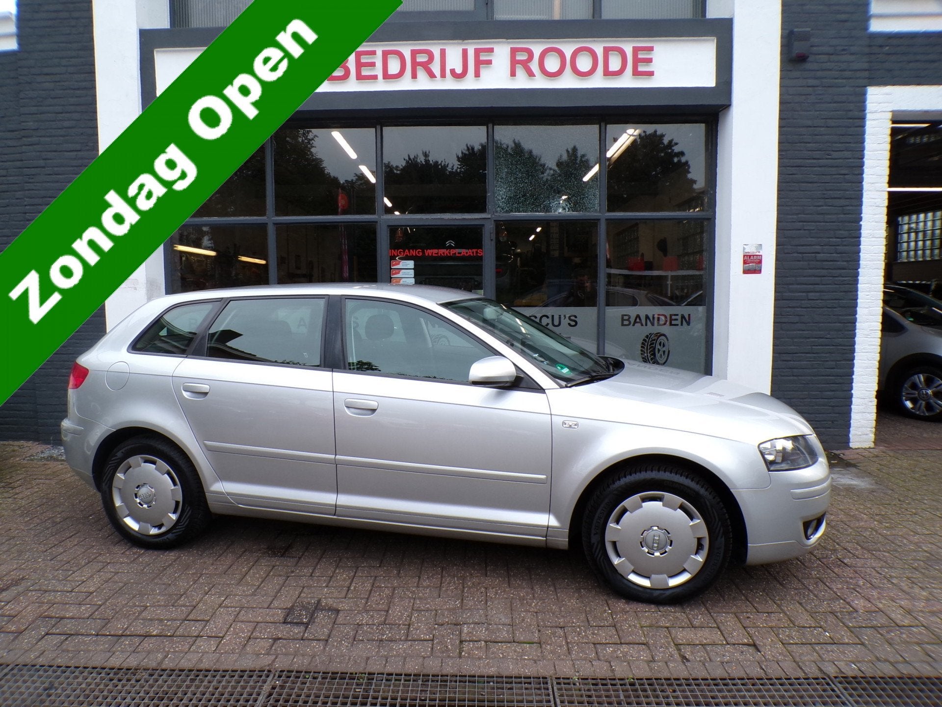 Audi A3 Sportback 1.6 5-Drs Automaat *UNIEK* AIRCO, TOP ONDE, Auto's, Gebruikt, 1295 kg, 4 cilinders, Met garantie (alle)