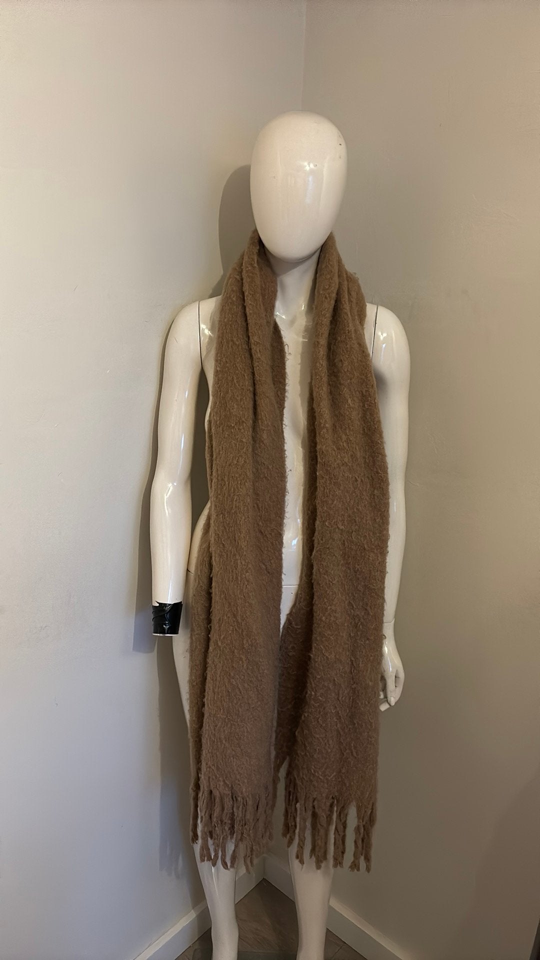 House of Luxury dames sjaal, Ophalen of Verzenden, Zo goed als nieuw, Maat 46/48 (XL) of groter, Sjaal