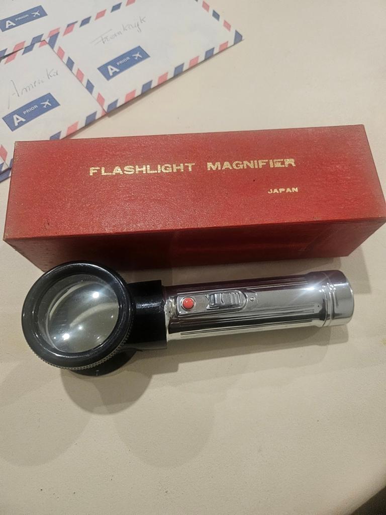 Vintage Zaklamp Vergrootglas - Flashlight Magnifier Japan, Ophalen of Verzenden, Gebruikt, Vergrootglas of Loep