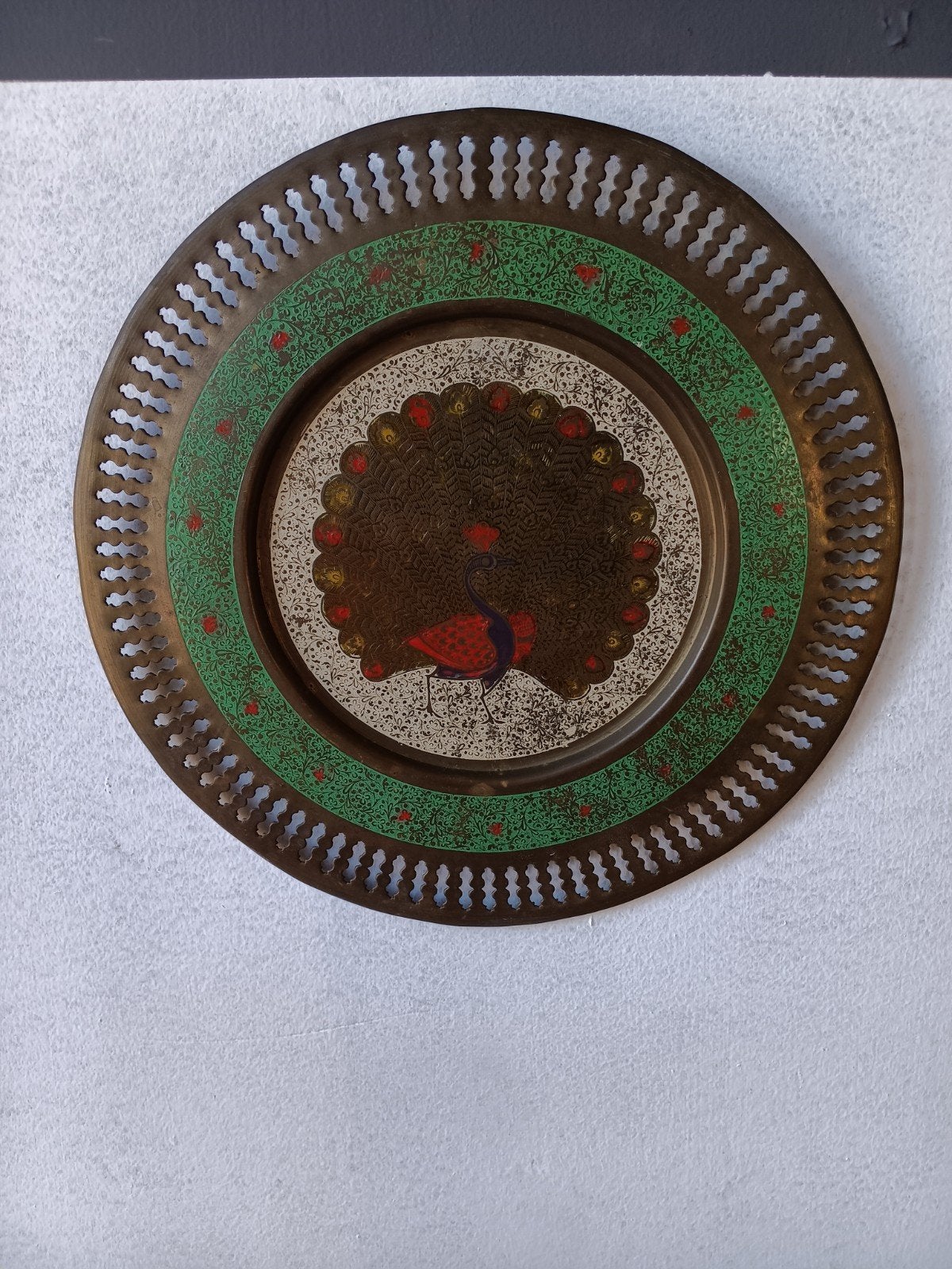Vintage Gehamerde Messing Wandplaat, Pauw - MCM  India, Antiek en Kunst, Ophalen of Verzenden