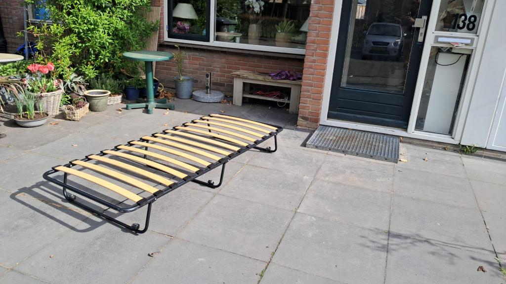 Matras onderstel, Ophalen, Eenpersoons, Zwart, Zo goed als nieuw