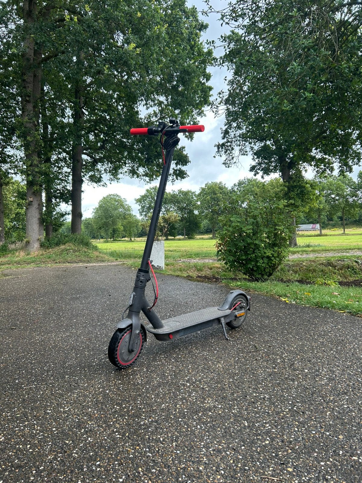 Xiaomi Mi Pro Elektrische step. MOET ZSM WEG!, Fietsen en Brommers, Steps, Ophalen, Zo goed als nieuw, Elektrische step (E-scooter)