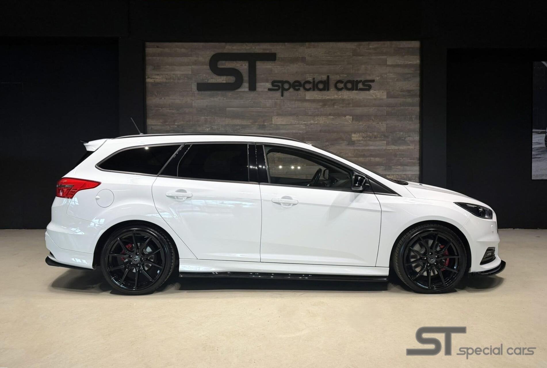 Ford Focus Wagon 2.0 ST2|Maxton|19 inch|Carplay, Auto's, 15 km/l, Gebruikt, 4 cilinders, Met garantie (alle)