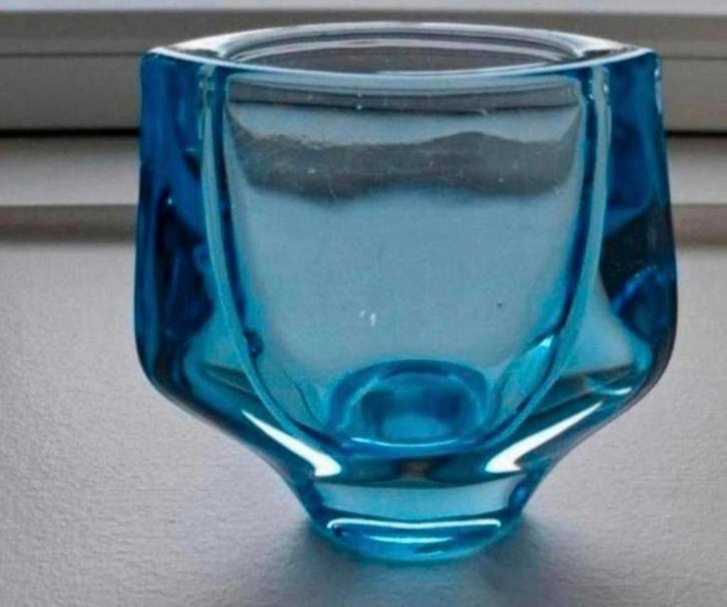 Frantisek Vizner vaasje. Hermanova Hut. Tjechoslovakije, Ophalen of Verzenden, Zo goed als nieuw, Glas, Minder dan 50 cm