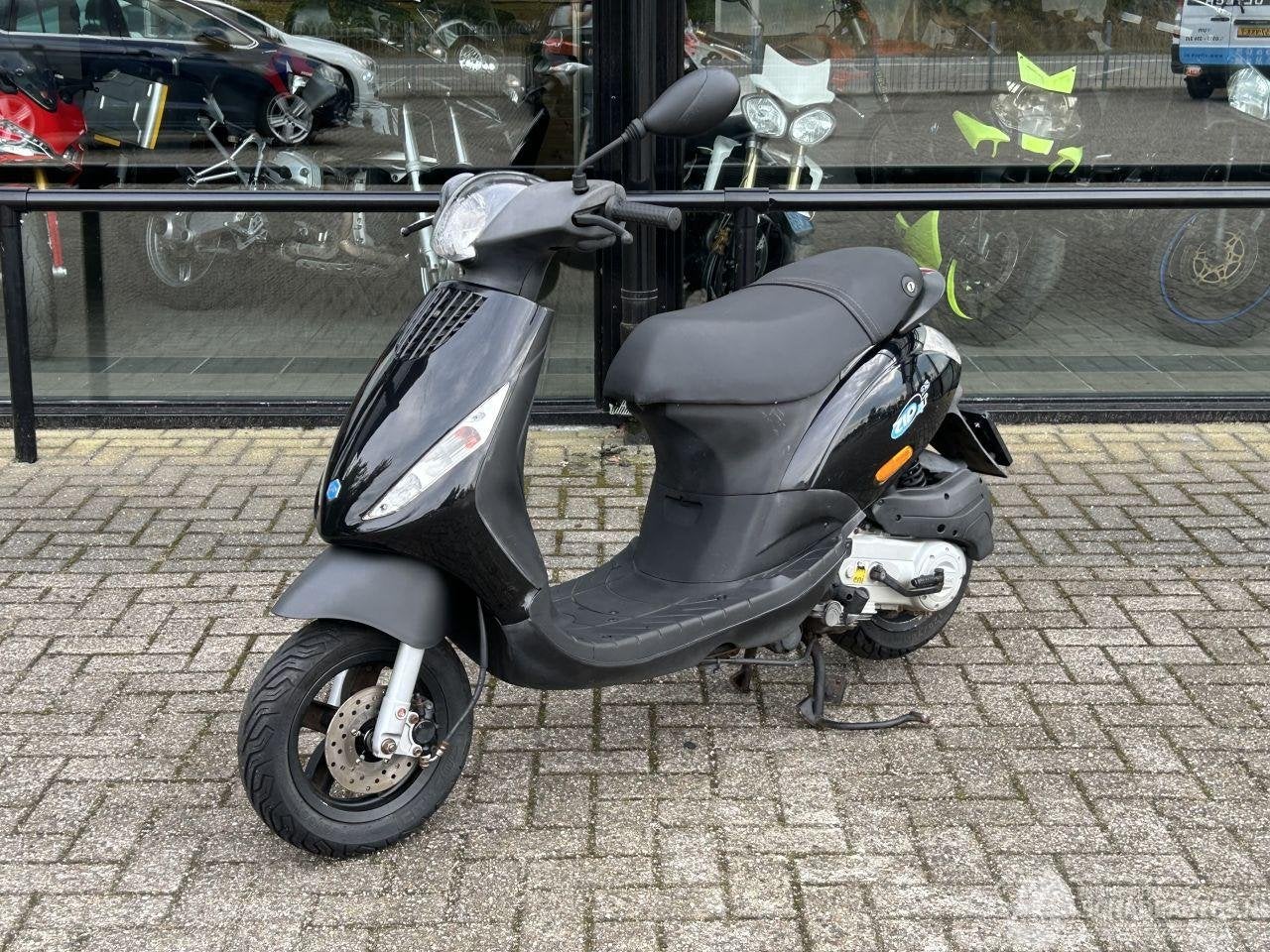 Piaggio Zip 50 4T (bj 2015), Fietsen en Brommers, Piaggio & C. SpA, Customer_service@piaggio.com, Viale Rinaldo Piaggio, 25 ,56025, Pontedera, PI, Italia