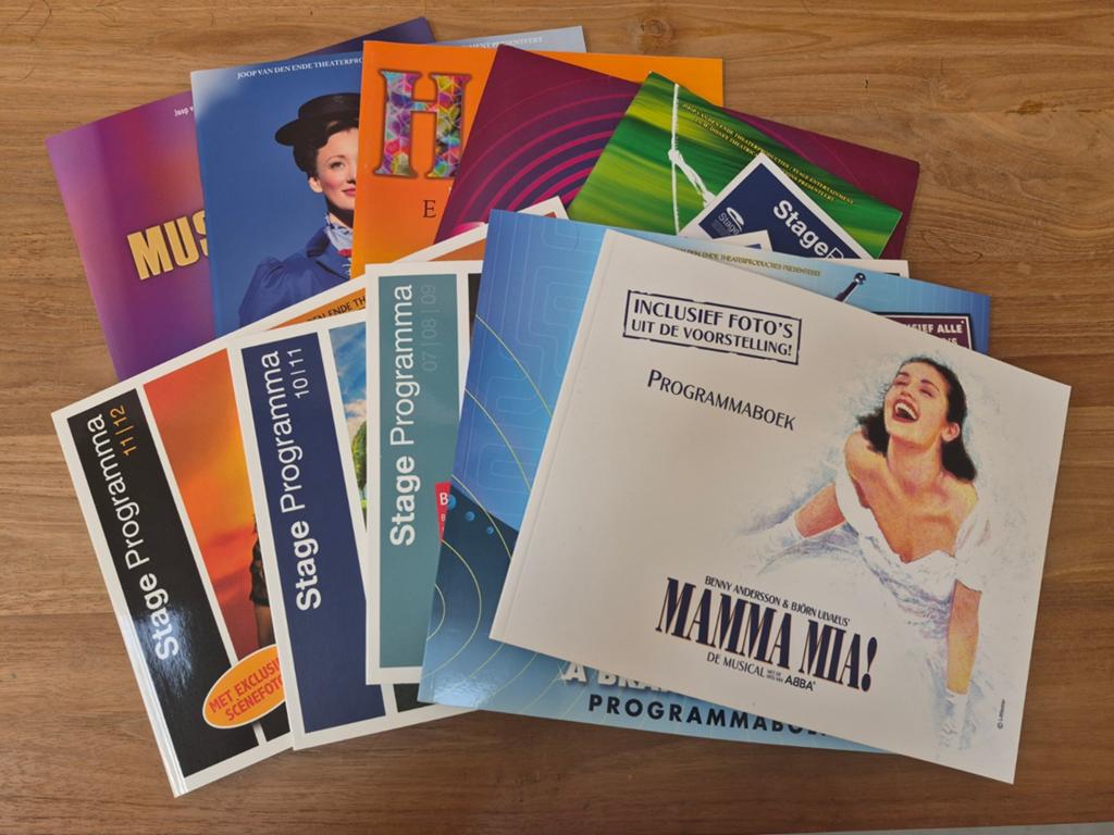 Verschillende Stage Programma Boeken van Musicals, Boeken, Ophalen, Zo goed als nieuw, Genre of Stijl