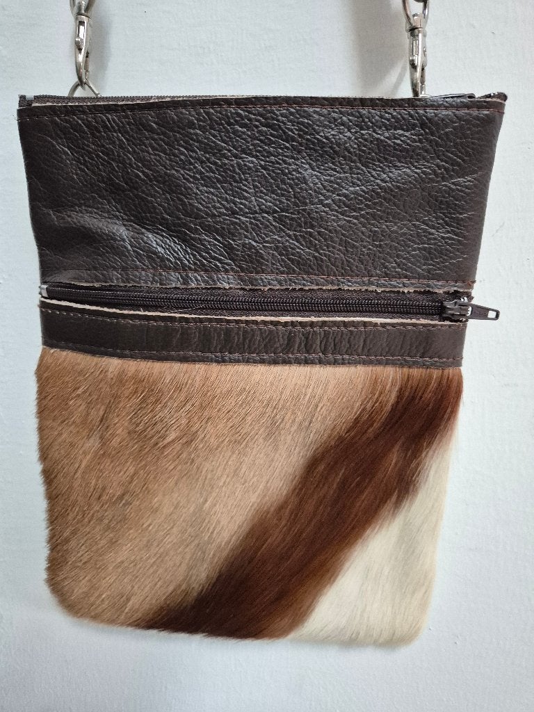 Tas60 - Klein leren tasje met dierenhuid (1), Ophalen of Verzenden, Bruin, Schoudertasje