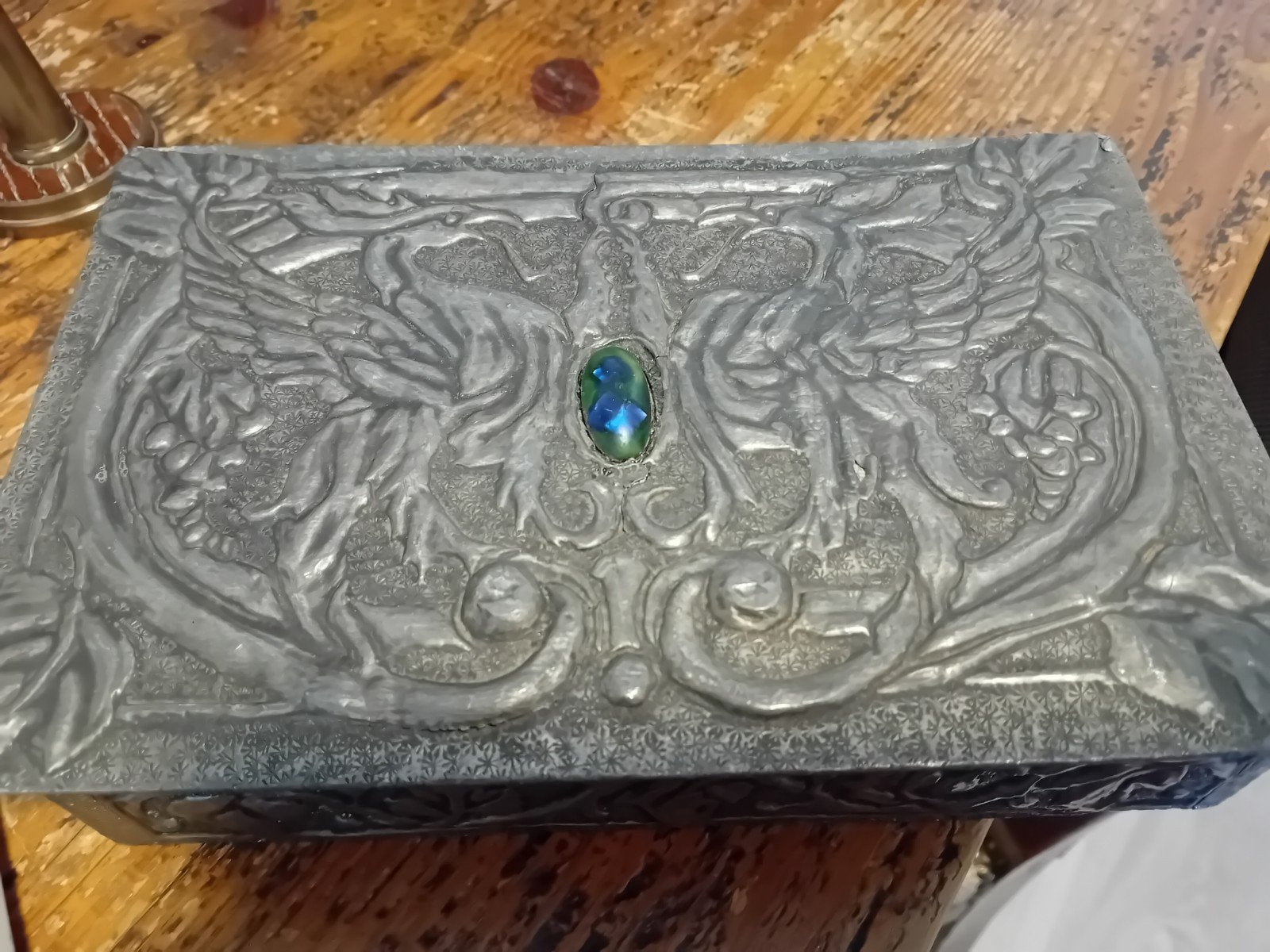 Decoratief tinnen kistje met reliëf en steen, Ophalen of Verzenden