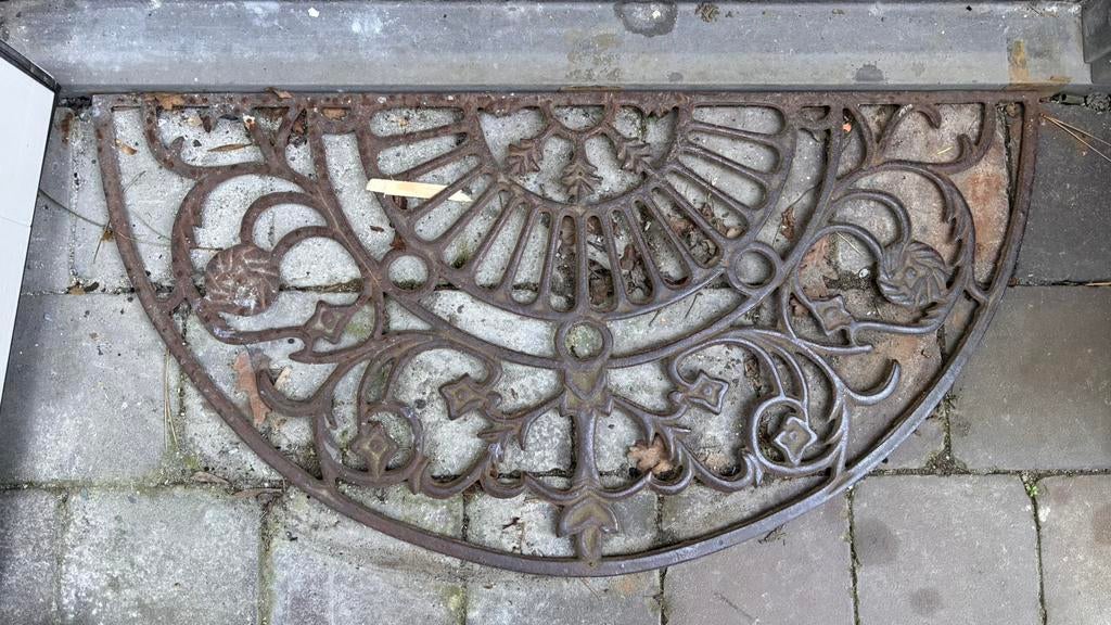 Gietijzeren deurmat (halfrond), Ophalen, Gebruikt, Gietijzer, Schoonloopmat