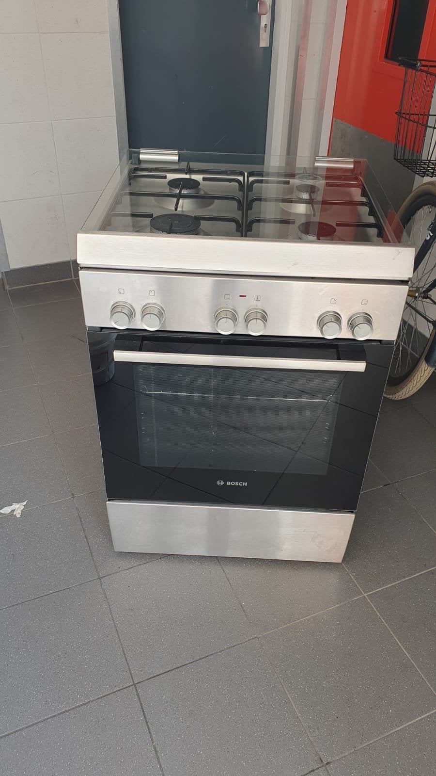 Bosch Vrijstaand Gasfornuis met Oven - Zo goed als nieuw, Ophalen, Hete lucht, 60 cm of meer, 4 kookzones