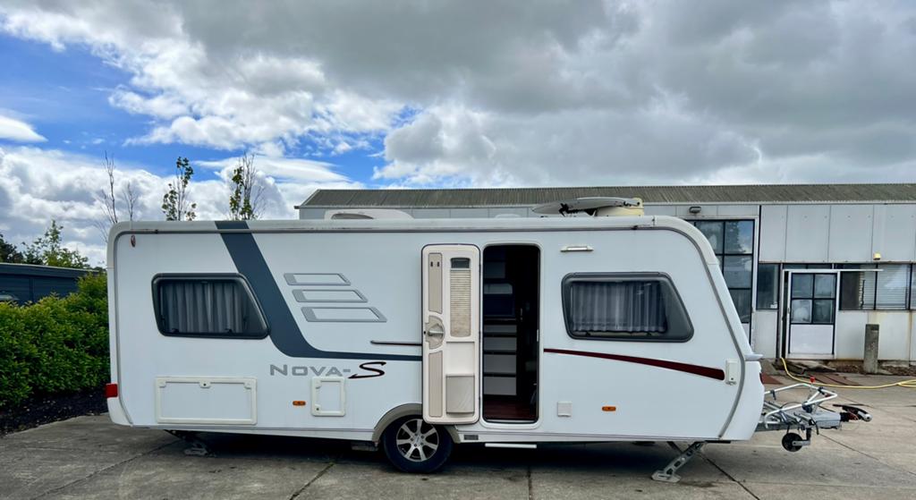 Hymer Nova S 540 Luxe | Airco| Mover | Level by systeem | TV, Caravans en Kamperen, Caravans, Rondzit, Particulier, Hymer, 5 tot 6 meter