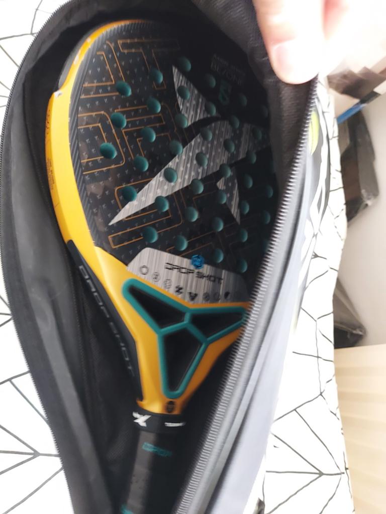 ZGAN padelracket Drop shot Axion Attack, Sport en Fitness, Padel, Ophalen, Zo goed als nieuw, Padelracket
