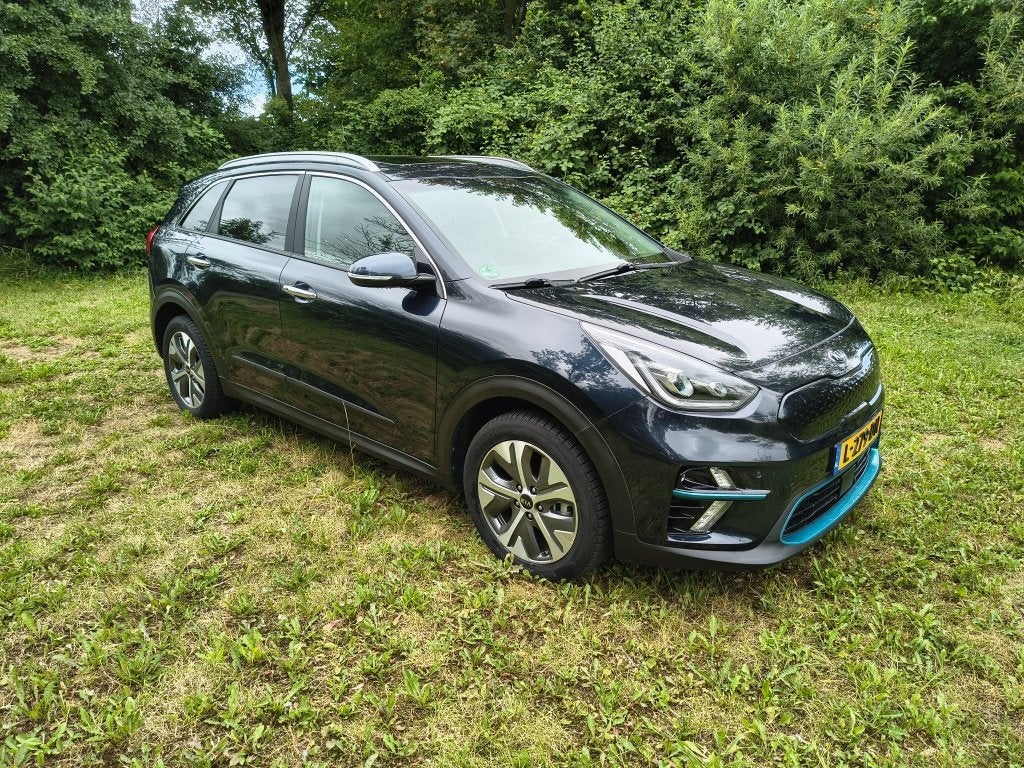 Kia e-Niro ExecutiveLine 64 kWh  3 fase -leer-kanteldak, Auto's, Zwart, 1712 kg, Blauw, 630 min