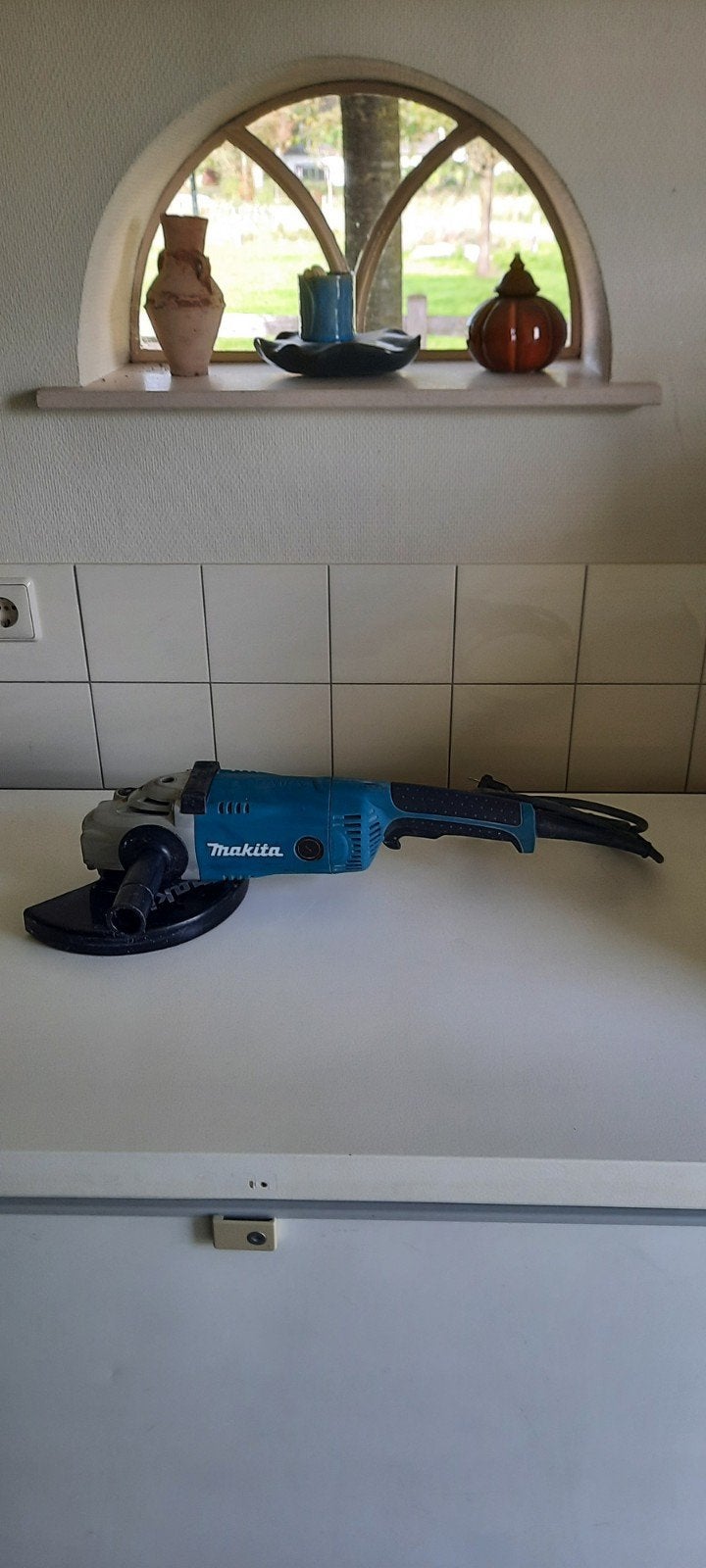 Makita GA9020 Haakse Slijper 230mm - Krachtig en Betrouwbaar, Ophalen of Verzenden, 1000 watt of meer, Haakse handslijpmachine