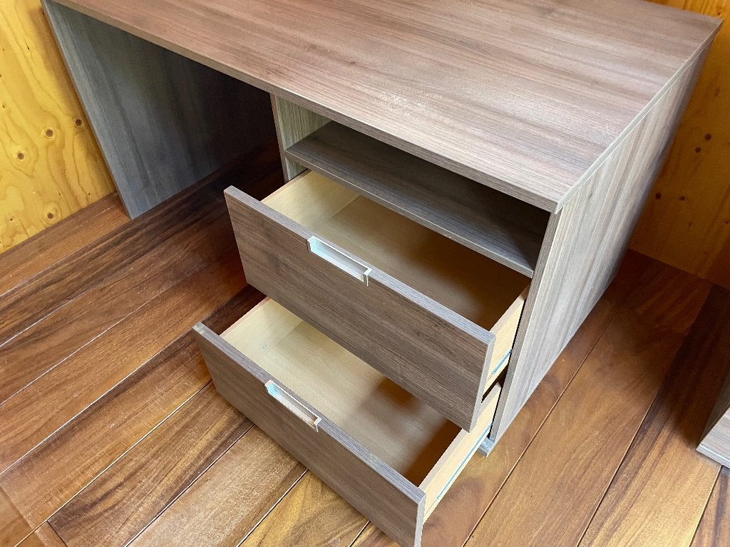 Buro met ladeblok (ook bijpassende kledingkast), Ophalen, Gebruikt, Dorpsstraat 1, 76 cm