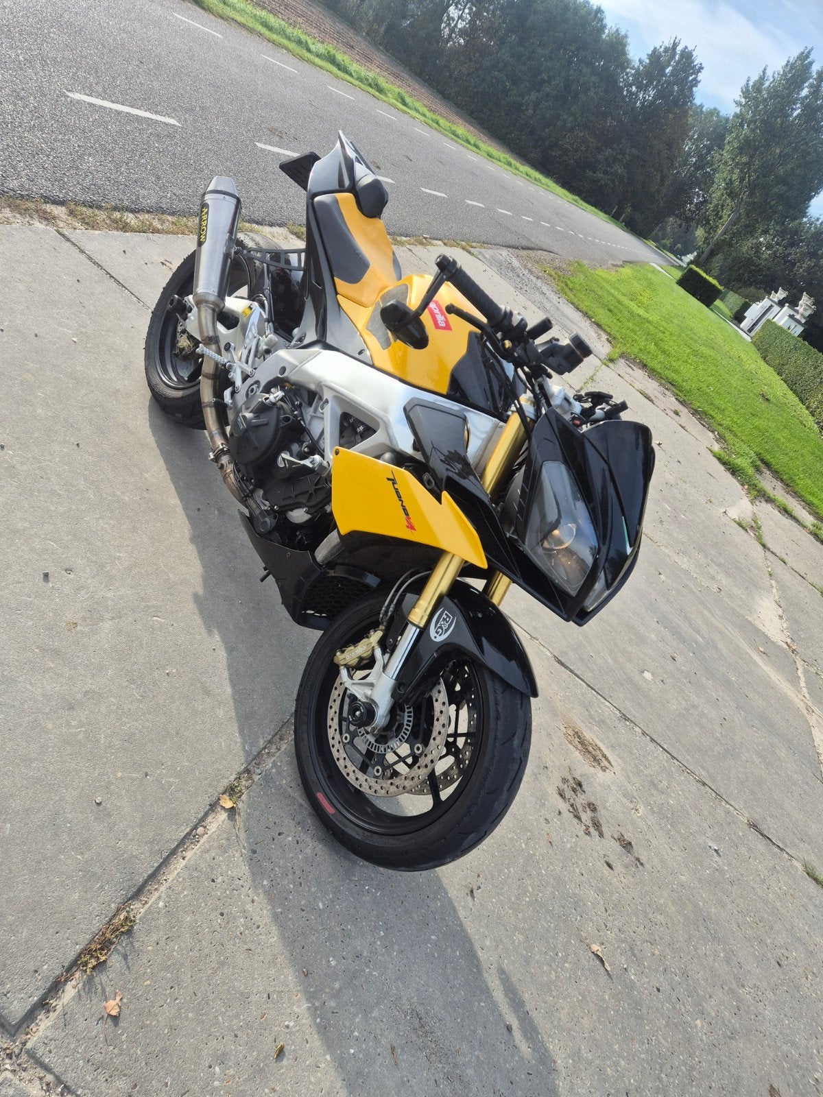 Aprilia Tuono V4 APRC 2013 | Arrow | volledig onderhoud RSV4, Motoren, ABS, Motorrijbewijs A, Bedrijf, Handgeschakeld