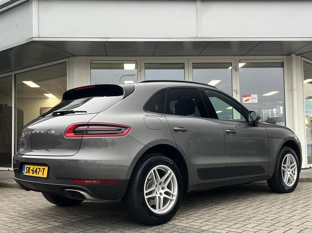 Porsche Macan 2.0 TURBO 252PK PANO+SPORTSTOELEN+EL TREKHAAK, Automaat, Gebruikt, Euro 6, 4 cilinders