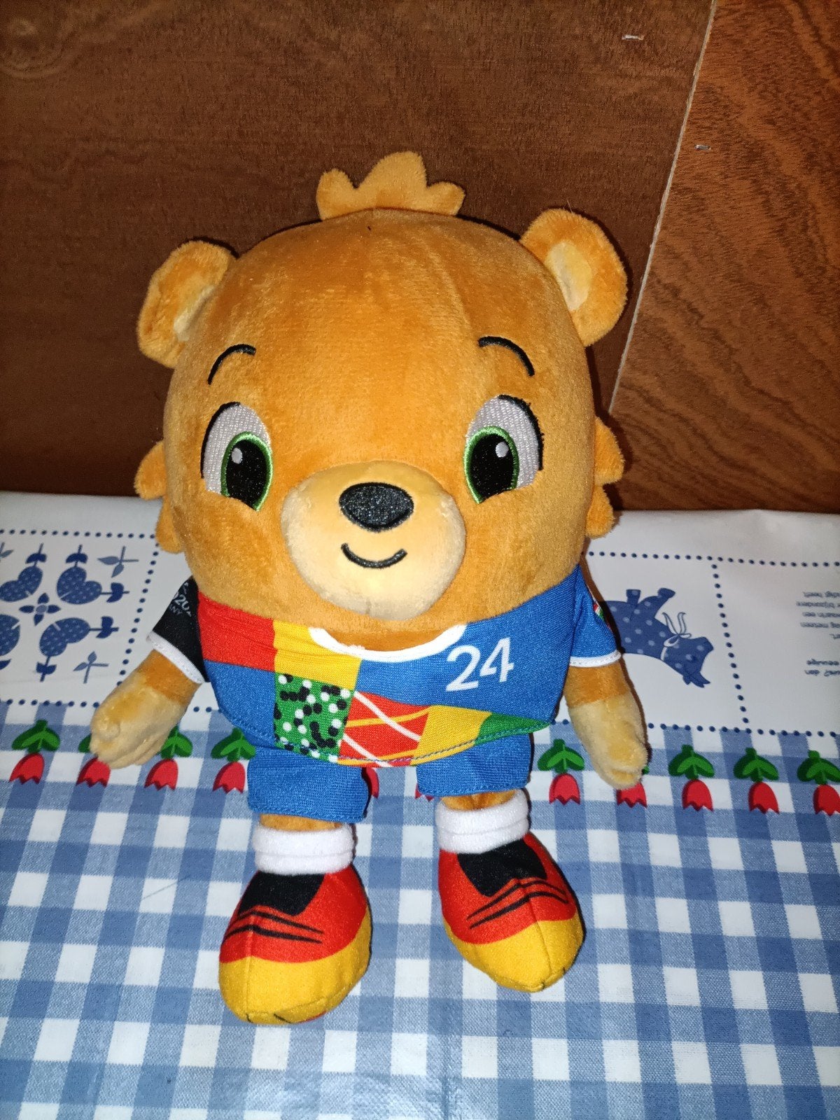 Lidl voetbal beer knuffel 25 cm groot, Kinderen en Baby's, Speelgoed | Knuffels en Pluche, Zo goed als nieuw, Beer, Ophalen of Verzenden