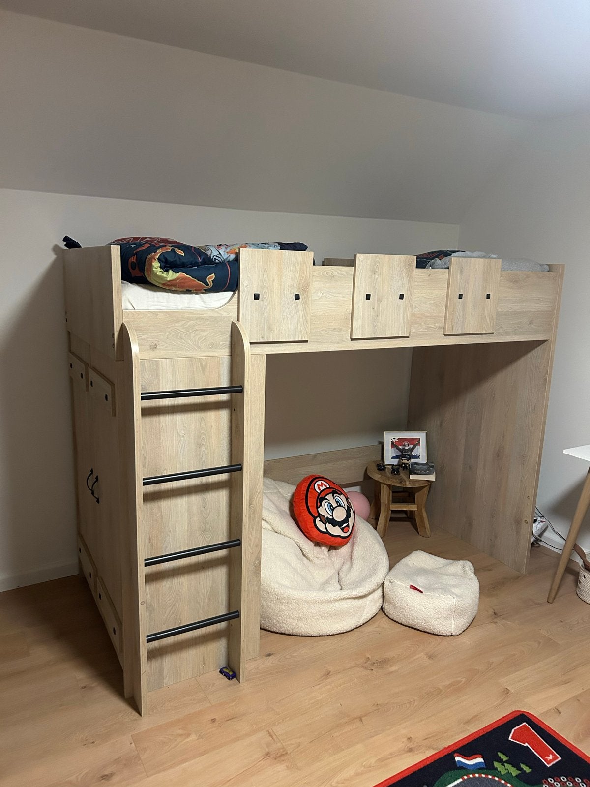Hoogslaper met kastruimte, Ophalen, Eenpersoons, Zo goed als nieuw, 200 cm