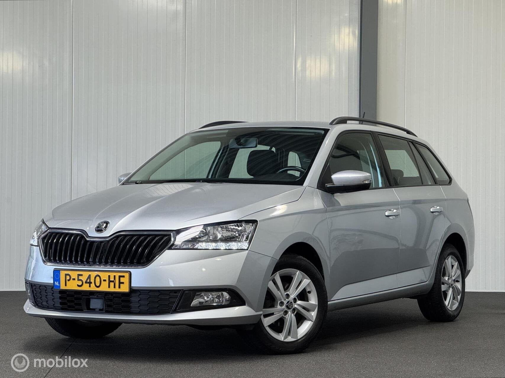 Skoda Fabia Combi 1.0 TSI Ambition [ Carplay parkpilot cruis, Voorwielaandrijving, Euro 6, 95 pk, 1036 kg