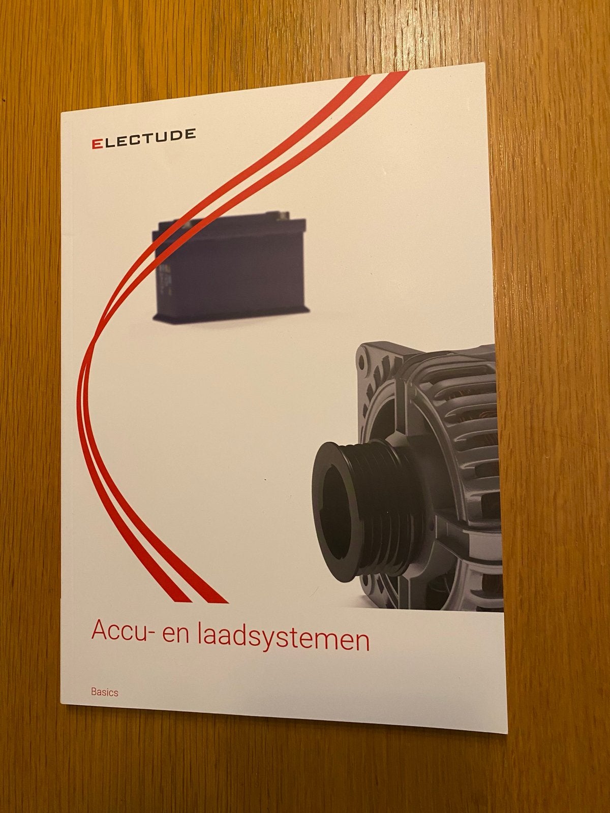 Electude Accu- en laadsystemen Basics leerpakket, Ophalen of Verzenden, Beta, Zo goed als nieuw, MBO