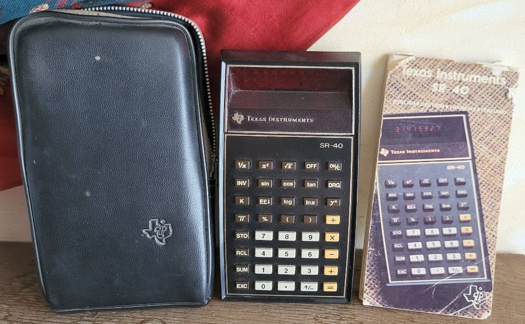 Texas Instruments SR-40 rekenmachine uit 1976 **ZEER FRAAI**, Verzamelen, Ophalen of Verzenden, Computers en Rekenmachines
